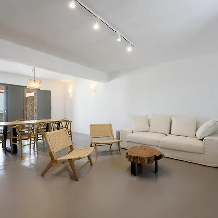 Aegean Gem With Private Pool In Paros Vila Mármara