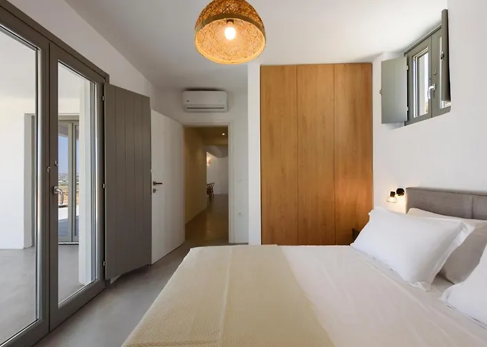 Aegean Gem With Private Pool In Paros