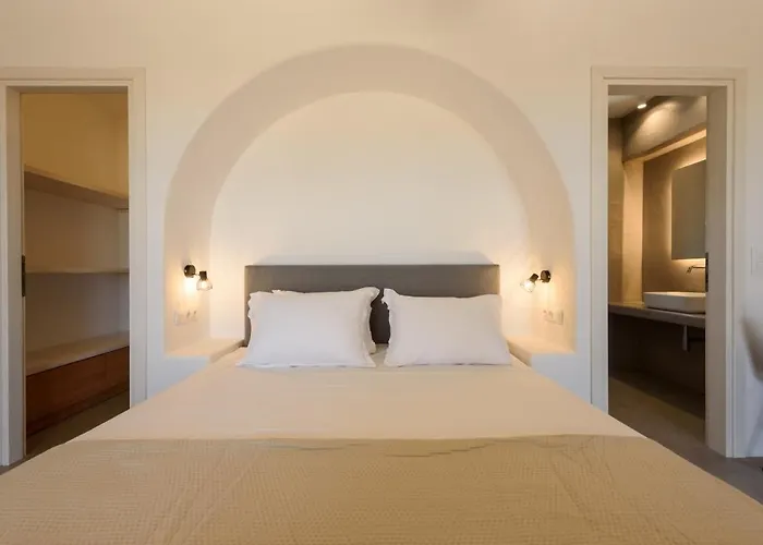 Aegean Gem With Private Pool In Paros Mármara